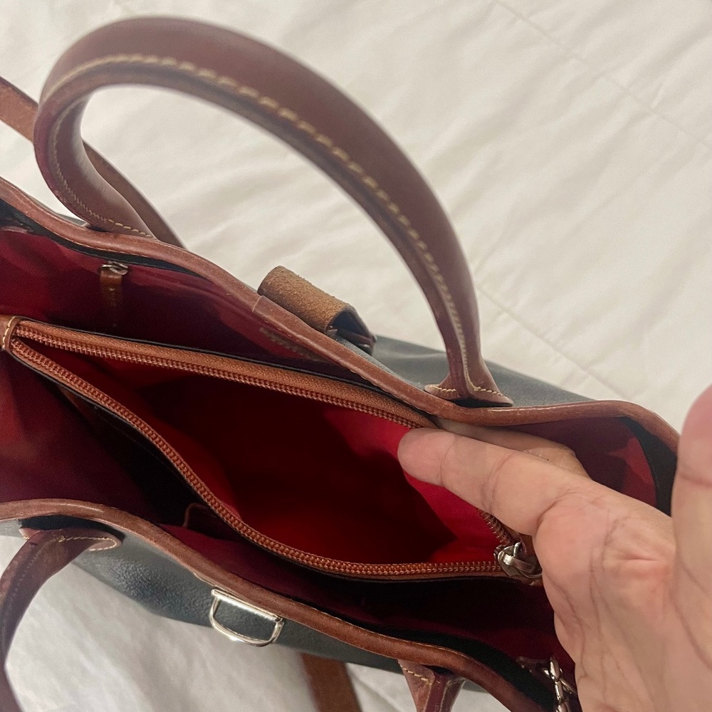 VINTAGE Dooney & Bourke Leather Crossbody Satchel Bag EUC! - Picture 4 of 13